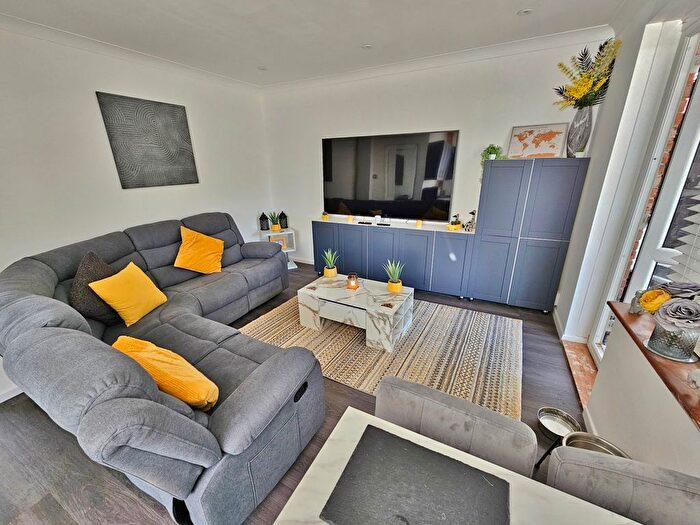 2 Bedroom Semi-detached Bungalow For Sale In Fareham Park Road, Fareham, PO15