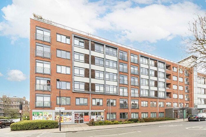 2 Bedroom Flat For Sale In Larden Road, Acton, W3