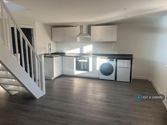 1 Bedroom Flat To Rent In Interlinks House, Hendon, NW4