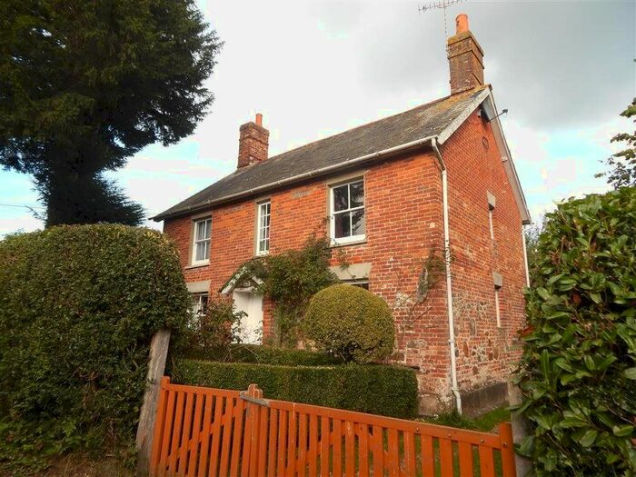 3 Bedroom Detached House To Rent In Whiteshoot, Redlynch, SP5