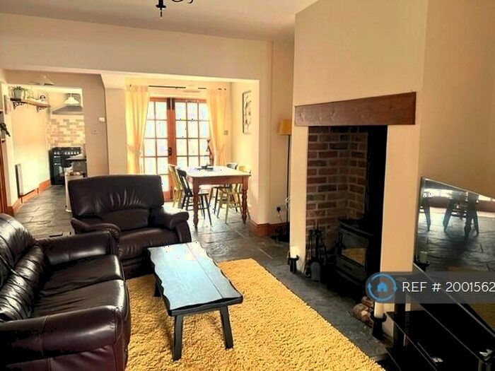 2 Bedroom Terraced House To Rent In Norwood, Beverley, HU17