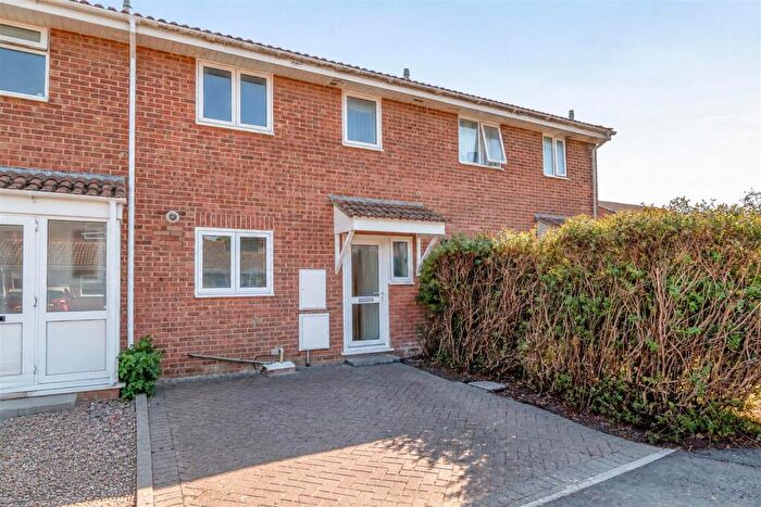 3 Bedroom Terraced House For Sale In Miles Close, Ford, BN18