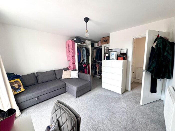 2 Bedroom Apartment For Sale In The Beeches, Ormerod Road, Chepstow, NP16