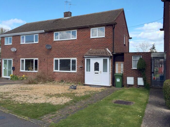 3 Bedroom Semi-Detached House To Rent In Sussex Road, Bletchley, Milton Keynes, MK3