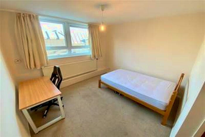 Flat To Rent In Guildford, GU1