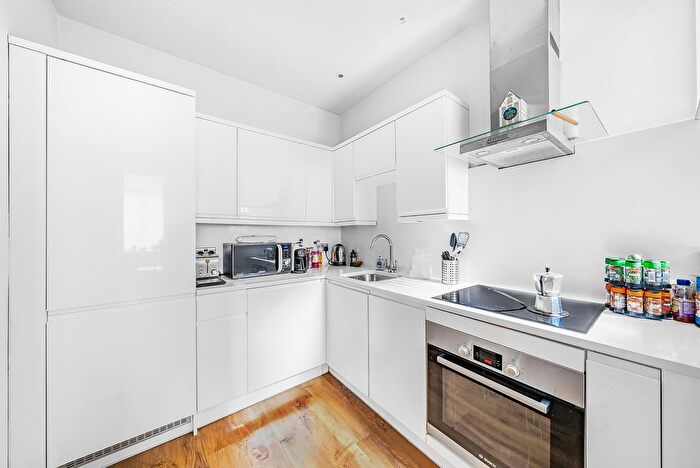2 Bedroom Flat To Rent In Brand Street, Hitchin, SG5