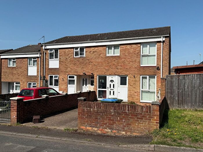 3 Bedroom End Terrace House To Rent In Tangmere Drive - Silver Sub, Lordshill, Southampton, SO16