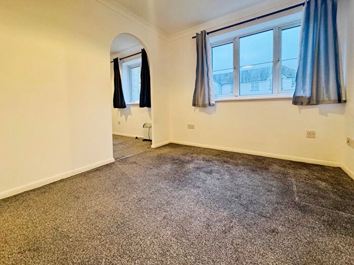 Studio To Rent In Lewes Close, Grays, RM17