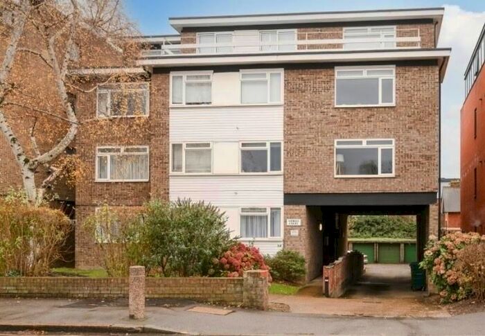 2 Bedroom Flat To Rent In Worple Road, London, SW19