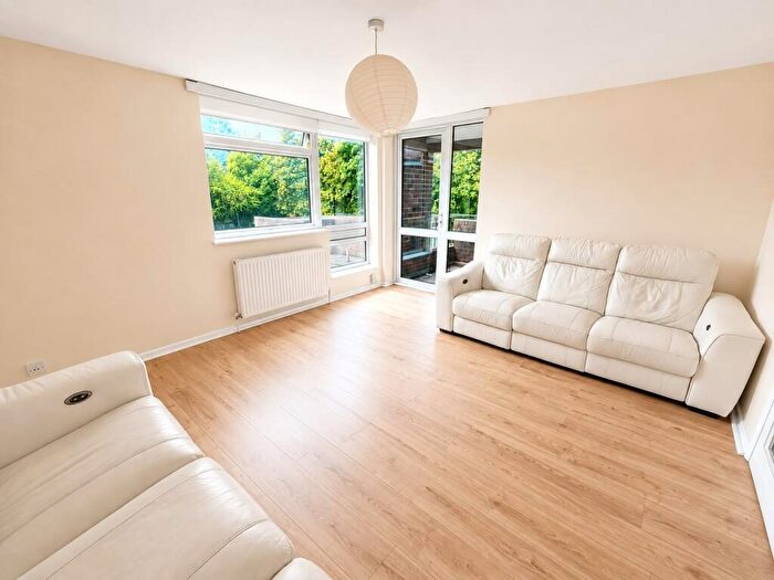 1 Bedroom Flat To Rent In Duffield Close, Harrow, HA1