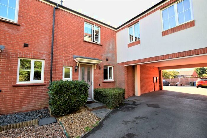 2 Bedroom Town House To Rent In Old Station Drive, Ruddington, Nottingham, NG11