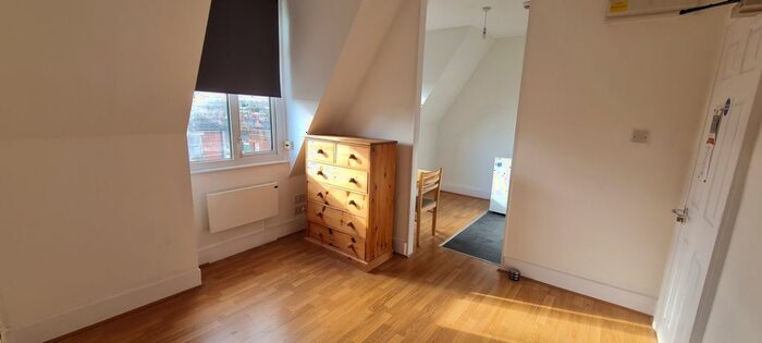 1 Bedroom Studio To Rent In Burlington Parade, Gratton Terrace, Cricklewood, NW2