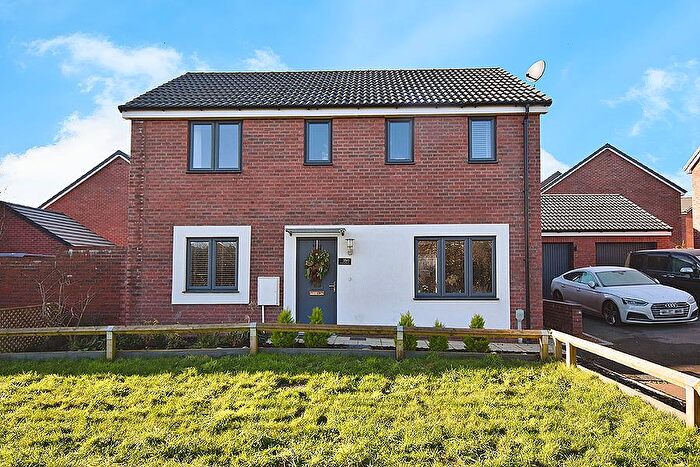 3 Bedroom Detached House For Sale In Hutchings Drive, Tithebarn, Exeter, EX1