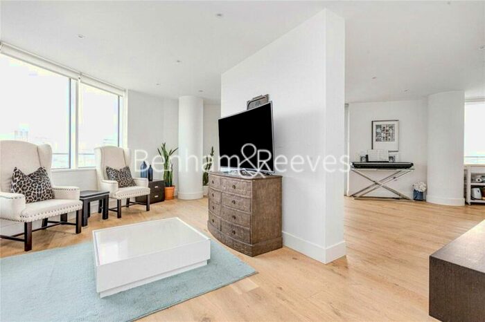 2 Bedroom Flat To Rent In Lombard Wharf, Lombard Road, SW11