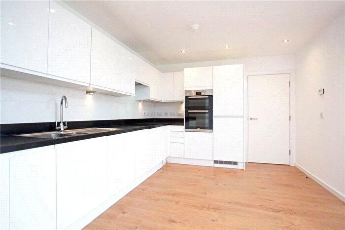 2 Bedroom Apartment For Sale In Witley House, Garfield Road, Addlestone, KT15