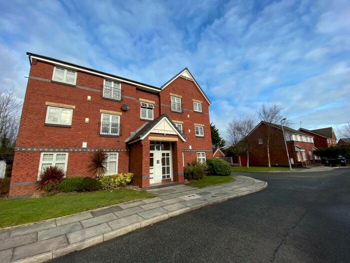 2 Bedroom Flat To Rent In Larkspur Close, Southport, Merseyside, PR8