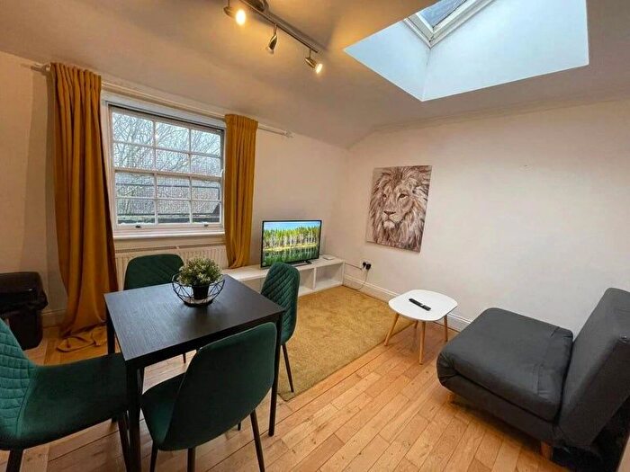 1 Bedroom Flat To Rent In Essex Road, London, N1