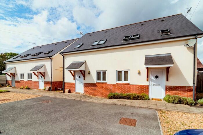 5 Bedroom Property To Rent In Richards Close, Bournemouth, BH10