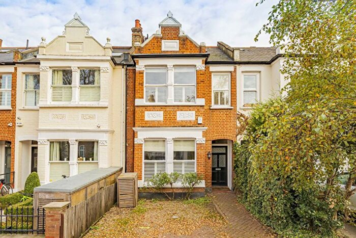 4 Bedroom Property To Rent In Pagoda Avenue, Kew, Richmond, TW9