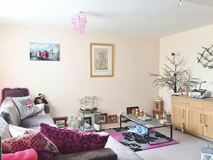 1 Bedroom Flat To Rent In Kingsway, Hove, BN3