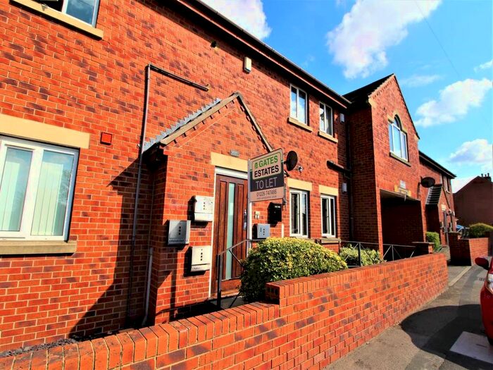 2 Bedroom Flat To Rent In Higham Court, Higham Common Road, Higham, S75