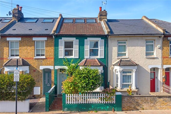 4 Bedroom Detached House For Sale In Alston Road, SW17