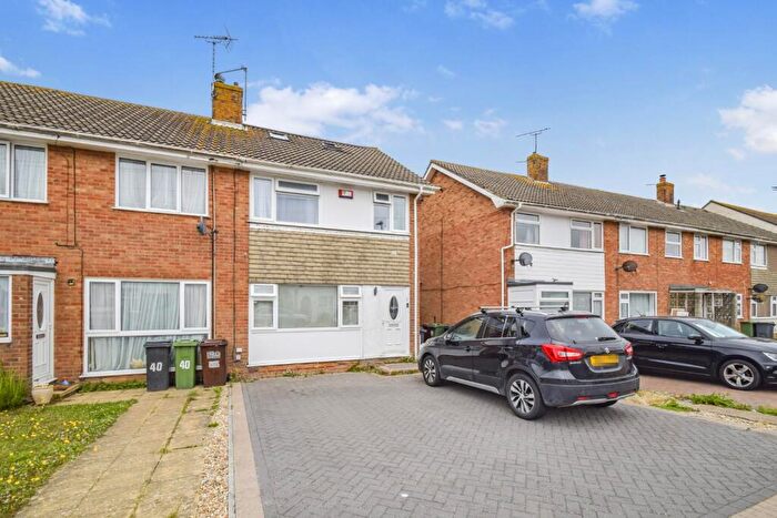 4 Bedroom Semi-Detached Bungalow For Sale In Wilton Avenue, Hampden Park, Eastbourne, BN22