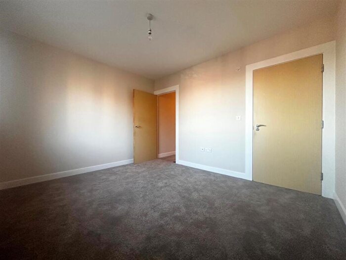 2 Bedroom Flat To Rent In Clarence Row, Gravesend, DA12