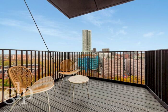 2 Bedroom Apartment To Rent In Hale Wharf, Ferry Lane, London, Greater London, N17