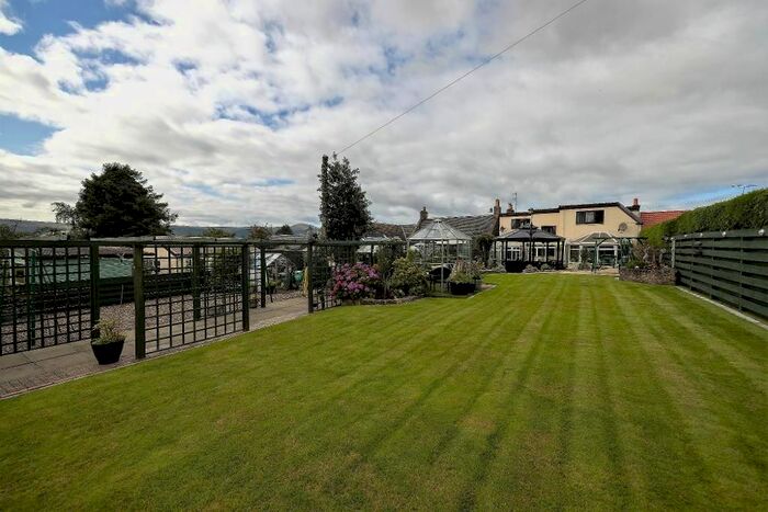 4 Bedroom End Of Terrace House For Sale In Middleflat, Auchtermuchty, KY14