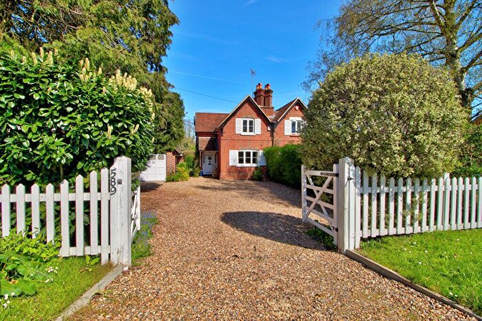 2 Bedroom Cottage For Sale In Reading Road, Winnersh, RG41