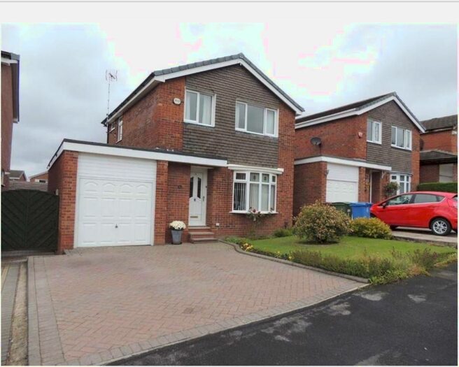3 Bedroom Detached House To Rent In Thaxted Drive, Stockport, SK2