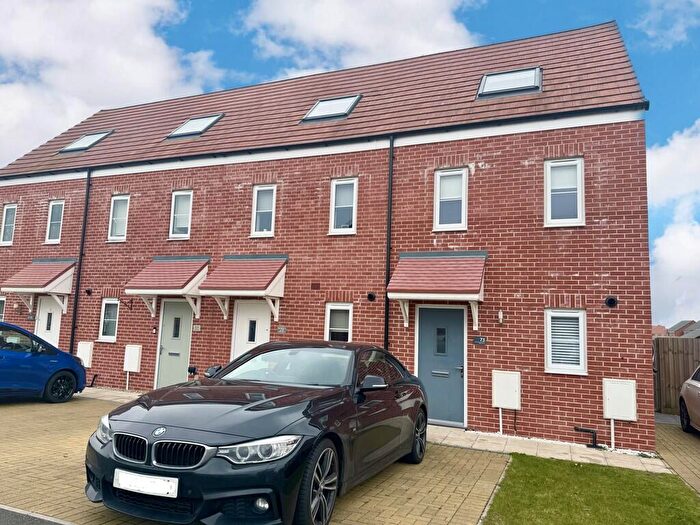 3 Bedroom End Of Terrace House For Sale In Ellis Drive, Bradwell, NR31