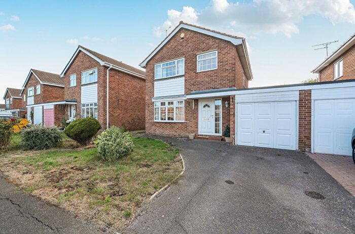 3 Bedroom Link Detached House For Sale In Saltram Close, Stratton St Margaret, Swindon, SN3
