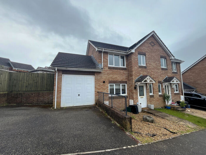 3 Bedroom Semi-Detached House To Rent In Okehampton, EX20