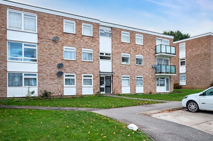 2 Bedroom Flat For Sale In Courtlands, Patching Hall Lane, Chelmsford, CM1