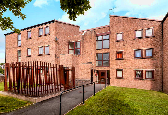 2 Bedroom Apartment To Rent In Springfield Court, Banksfield Avenue, Leeds, West Yorkshire, LS19