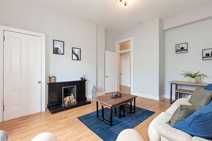 1 Bedroom Flat To Rent In Dundee Terrace, Edinburgh, EH11