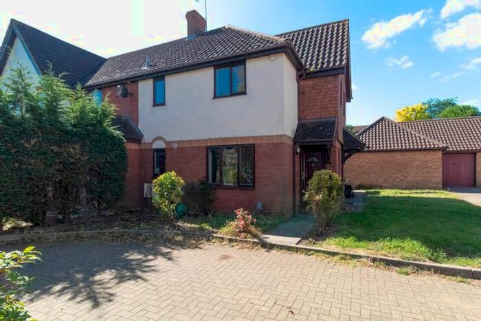 1 Bedroom Terraced House To Rent In Tabbs Close, Letchworth Garden City, SG6