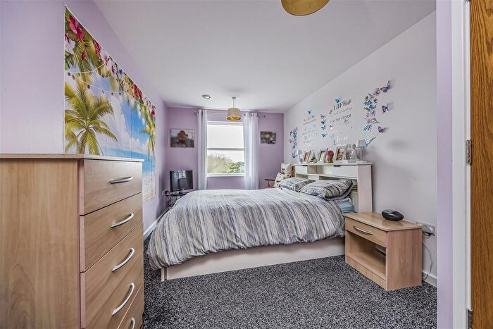 2 Bedroom Flat For Sale In Military Road, Hilsea, Portsmouth, PO3