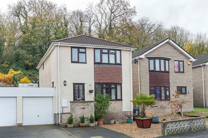 3 Bedroom Detached House For Sale In Beechmount Close, Weston-Super-Mare, BS24