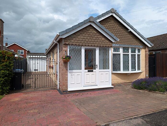 2 Bedroom Bungalow To Rent In Montcalm Close, Kettering, NN15