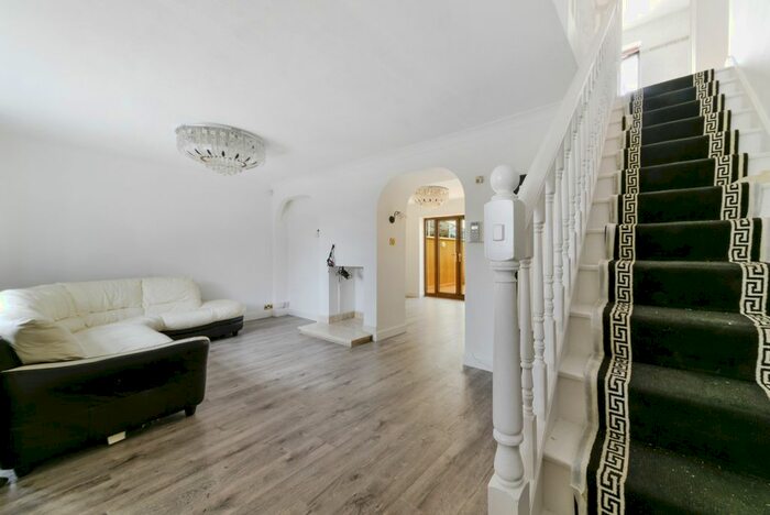 5 Bedroom Semi-Detached House To Rent In Thaxted Way, Waltham Abbey, London EN9