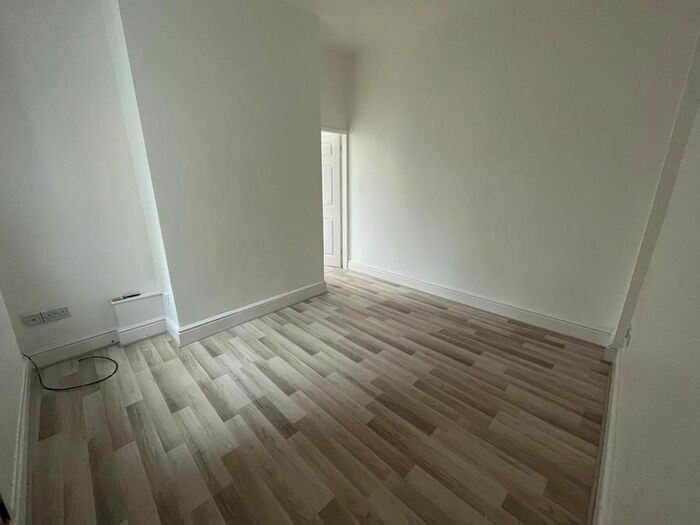 1 Bedroom Flat To Rent In Outram Street, Sutton-In-Ashfield, NG17