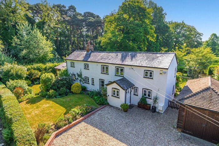 4 Bedroom Cottage For Sale In Tylney Lane, Hook, RG27