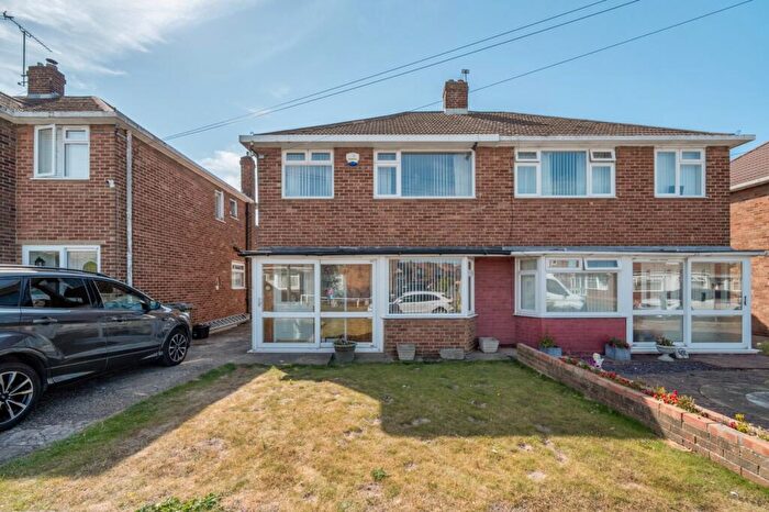 3 Bedroom Semi-Detached House To Rent In Swaledale Road Dartford, DA2
