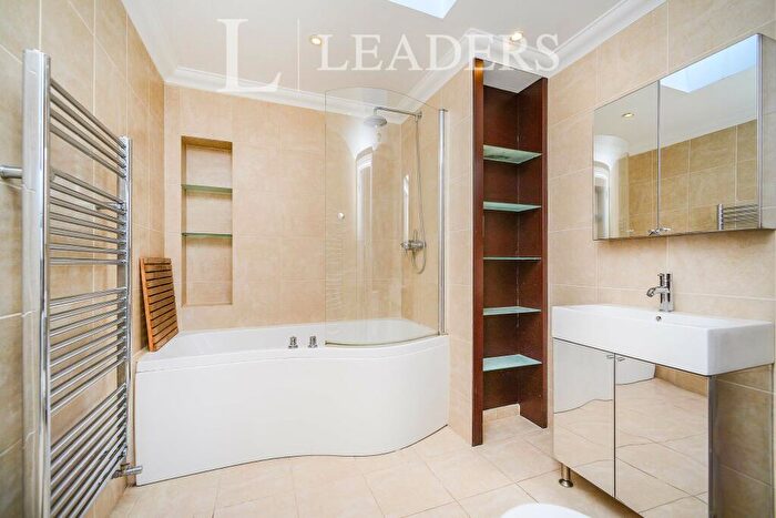 3 Bedroom Apartment To Rent In Sackville Gardens, Hove, BN3