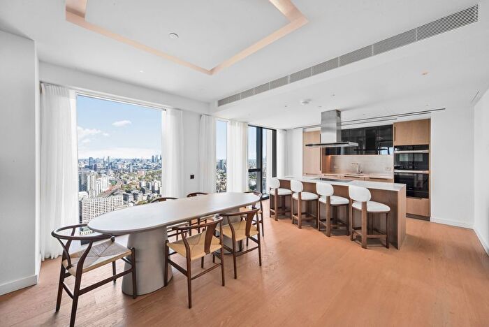 3 Bedroom Flat To Rent In River Park Towe, London, SW8