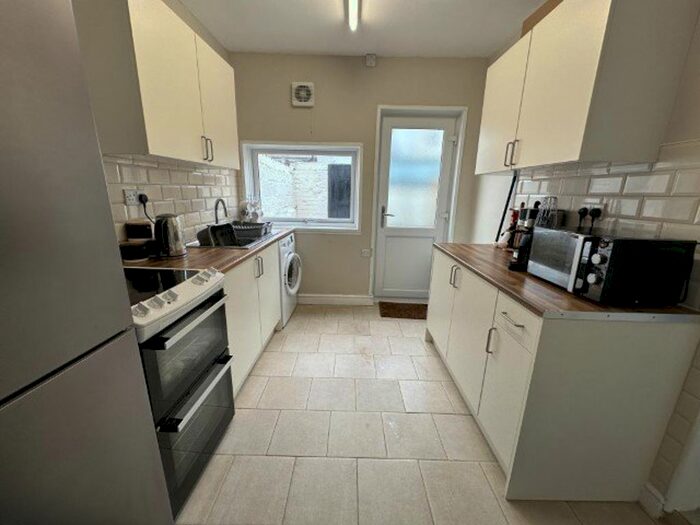 Terraced House To Rent In Lord Street, Newport, NP19