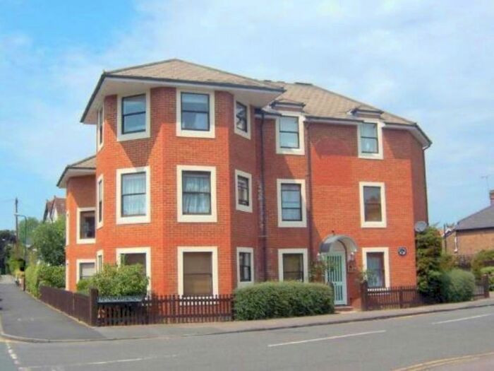 2 Bedroom Flat To Rent In Norfolk Road, Maidenhead, SL6